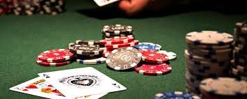 မြန်မာကစားသမားများ burma888 APP မှတစ်ဆင့် Sportsbook Bet ချနေသောပုံ